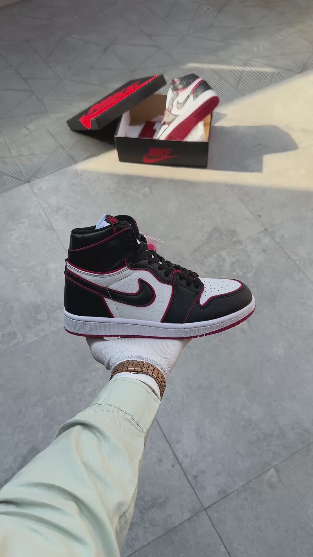 Nike Air Jordan 1 Retro High Og Bloodline