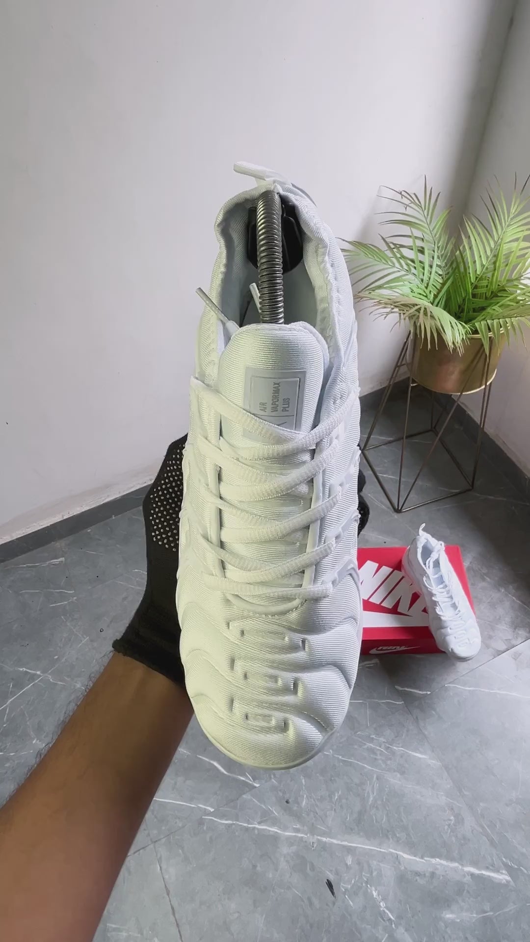 Nike - Air Vapormax Plus "Triple White"